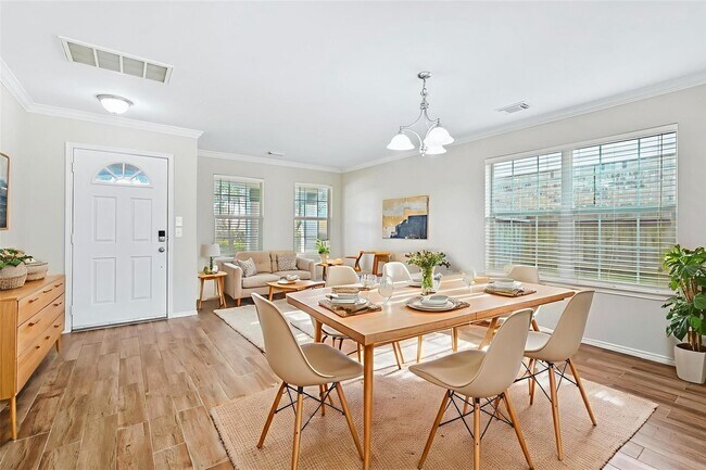 Photo - 10411 Deer Branch