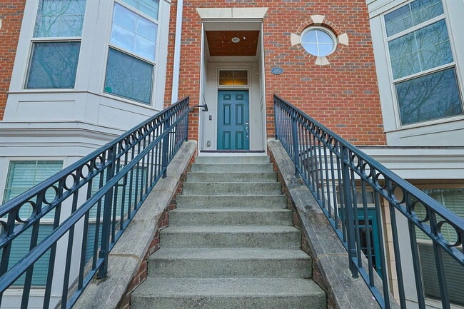 Photo - 215 Stetson St