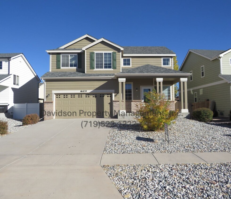 Beautiful 3-Bedroom House in Eastern Color... - Beautiful 3-Bedroom House in Eastern Color...