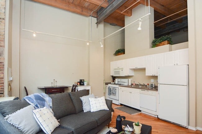 Photo - 226 N Clinton St Unit 201