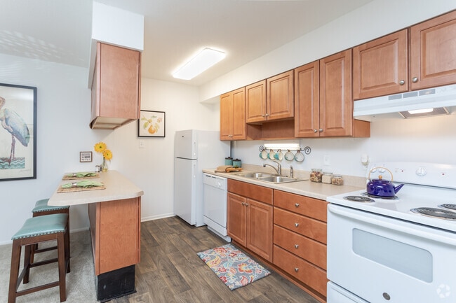 2BR, 1.5BA - 950SF - Kitchen