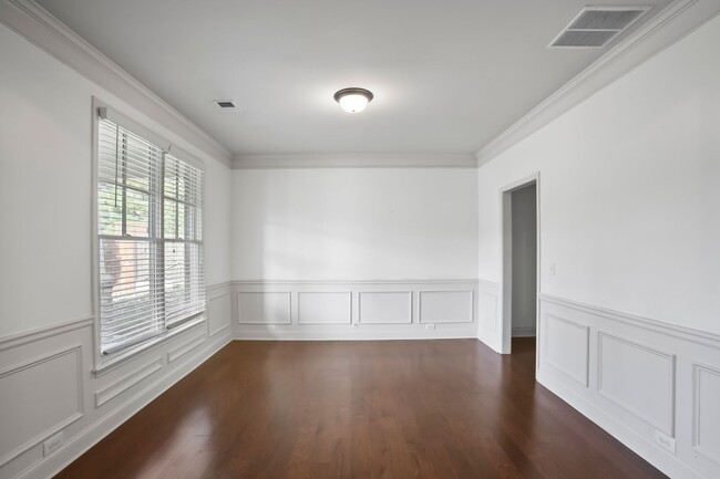 2875 Dowell Farm Trce