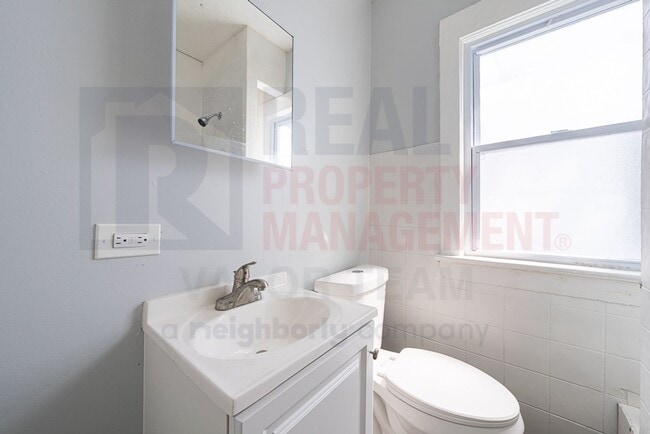 Photo - 2040 W 103rd St Unit Lower