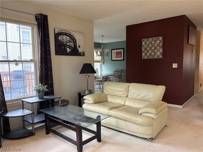 Photo - 1944 E 82nd St