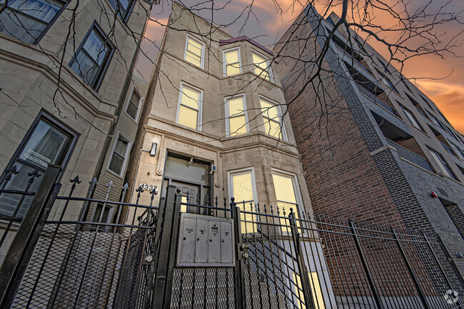 Building Photo - 1337 N Western Ave Unit 1 Rental