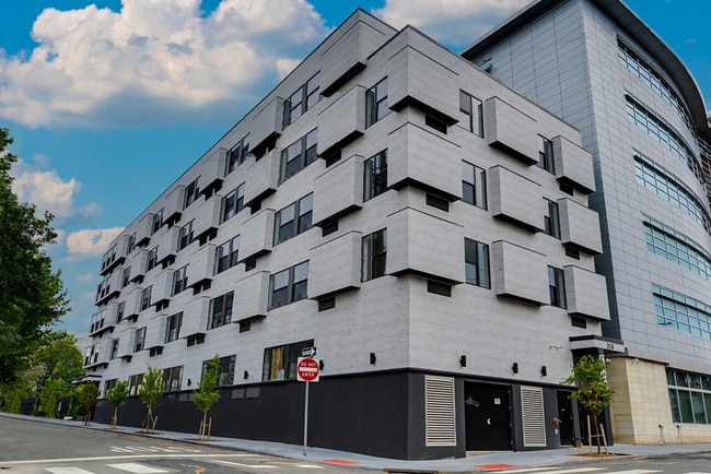 Building Photo - Moxie @ JSQ Rental
