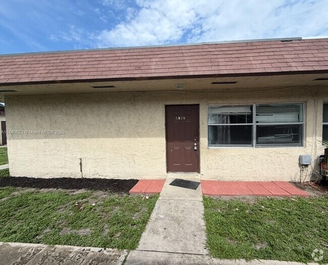 Building Photo - 5402 NW 24th Ct Unit 70 Rental
