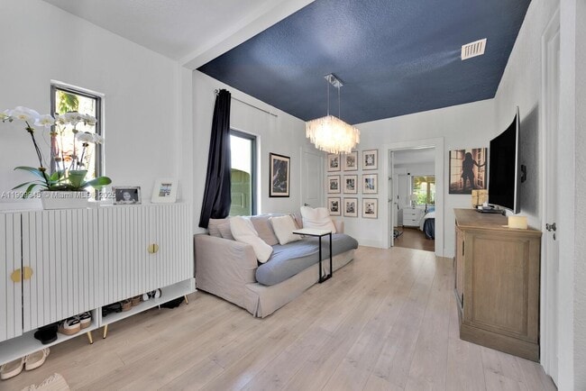 Photo - 1009 Genoa St