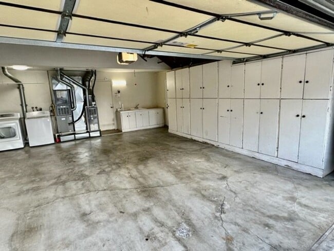 Photo - 2323 Easthills Dr