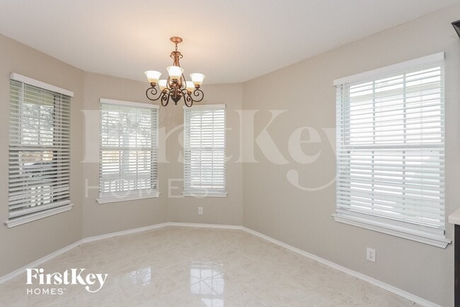 Photo - 5102 Roan Brook