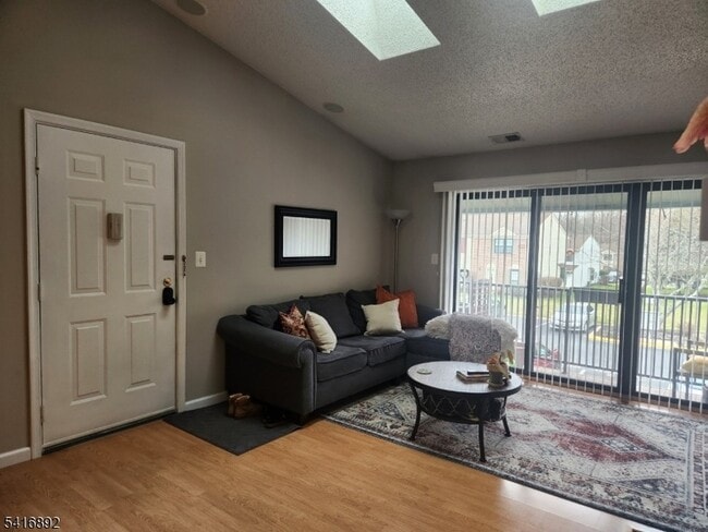 Photo - 330 Penns Way