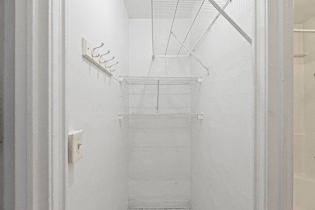 Photo - 428 W Wellington Ave Unit #204