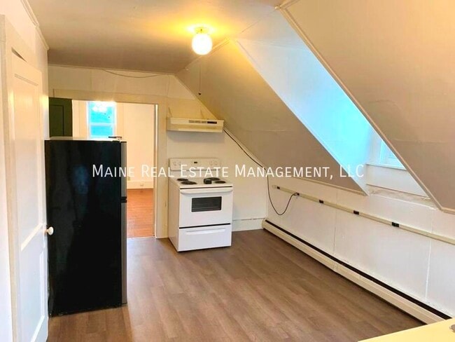 Photo - 160 Grove St Unidad D