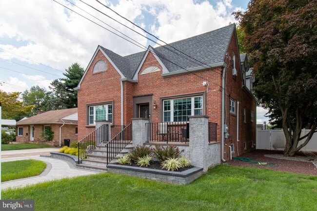 Photo - 115 Samdin Blvd