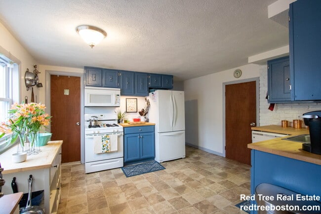 Photo - 62 Thorndike St
