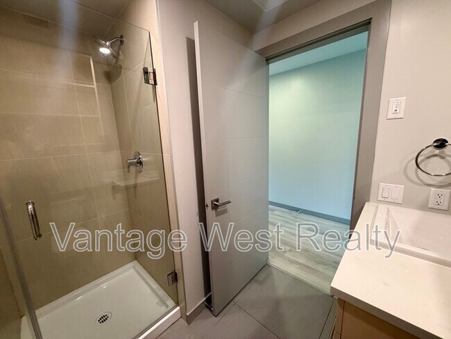 345-345 Dougall Rd N