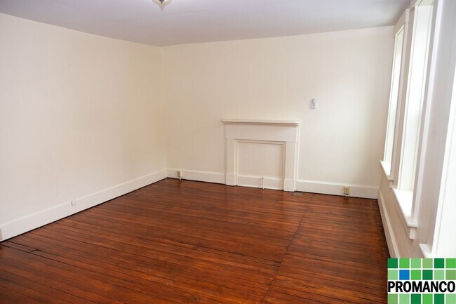Photo - Putnam Realty - 114 1/2 Putnam Street Unit 114 1/2 #3 Putnam