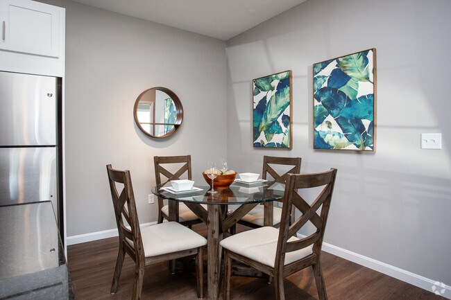 Área de comedor - Cobblestone Village Apartments