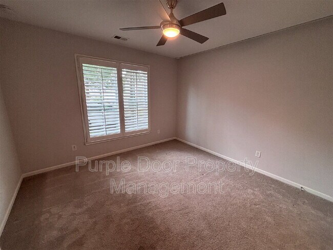 Photo - 745 Hamilton Cir SE