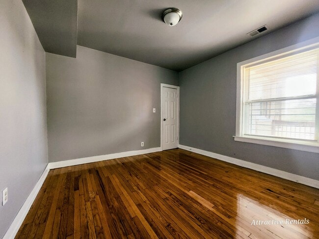 Photo - 1617 W 78th St Unit 2