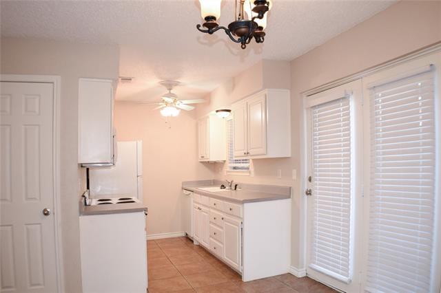 Photo - 916 Cedar Terrace