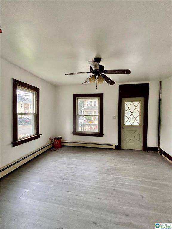 Photo - 639 S Main St