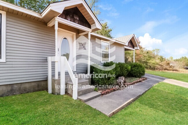 Photo - 1504 W 55th St