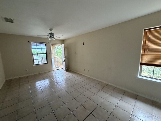 Photo - 3310 S Louisiana Ave Unidad 3