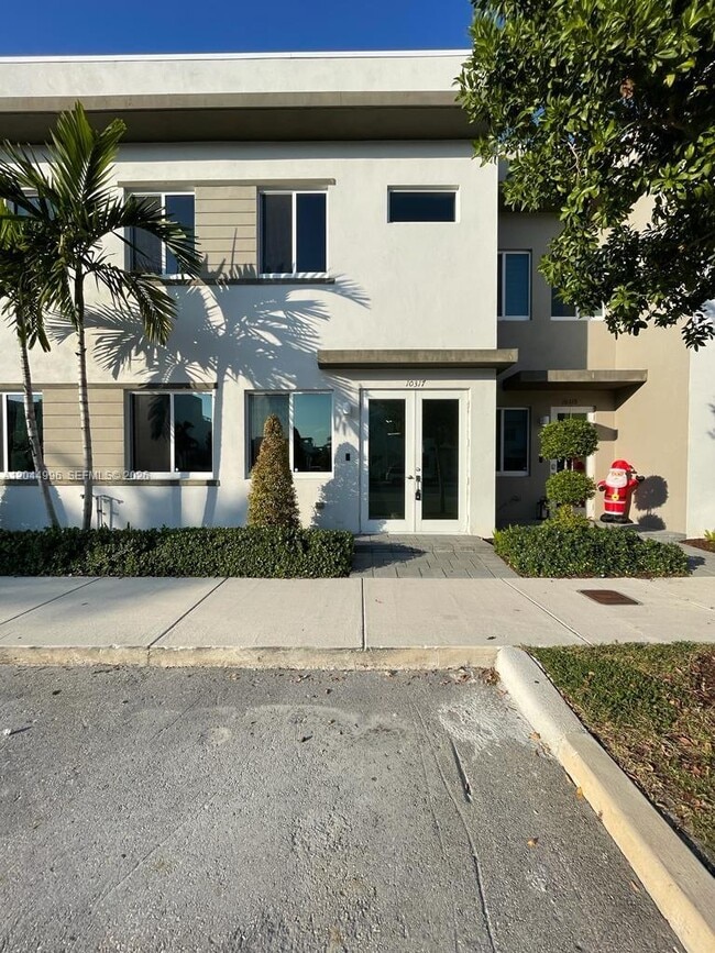 Photo - 10317 NW 66th St