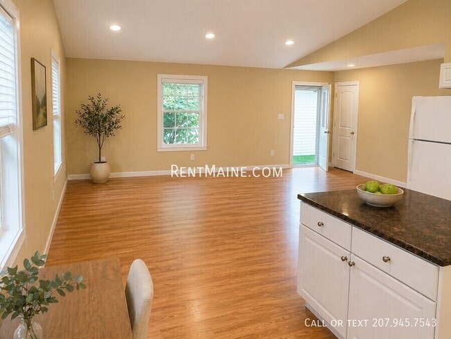 Photo - 215 Pine St Unidad A