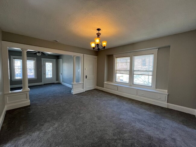 Building Photo - 3339 W.84th Unit 2nd Floor