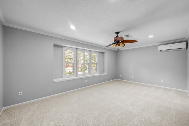 Photo - 30 Village Knoll Pl