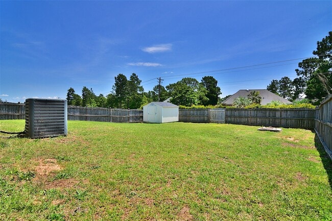 Photo - 321 Legend Oaks Dr