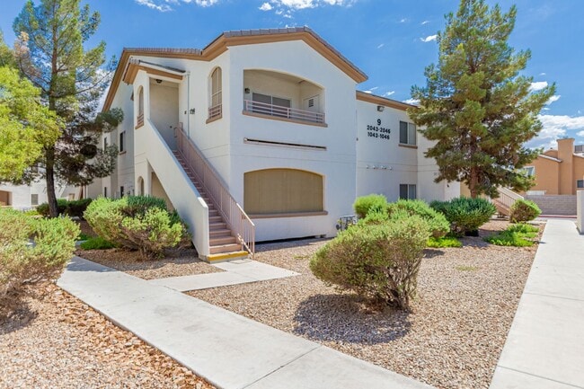 Photo - HCVP considered! SAHARA & SLOAN AREA/ GAT...
