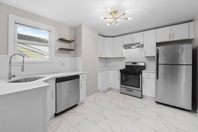 Photo - 173 MALLORY Ave Unit 2