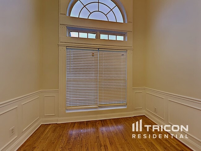 Photo - 228 Forsyth St