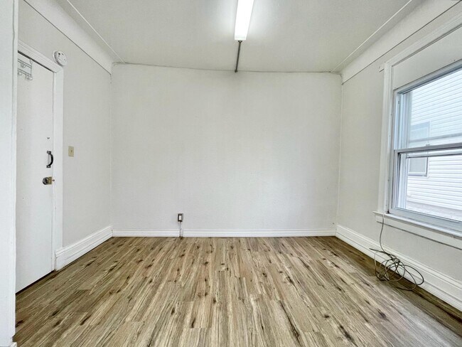 Photo - 149 Burgar St Unit 2