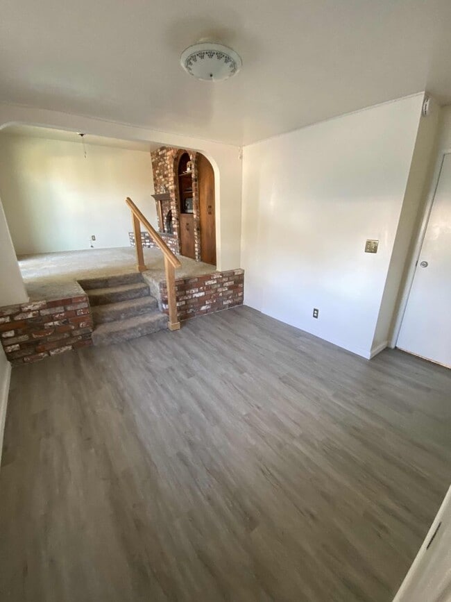 Photo - 1409 W Guava Ave Unidad B