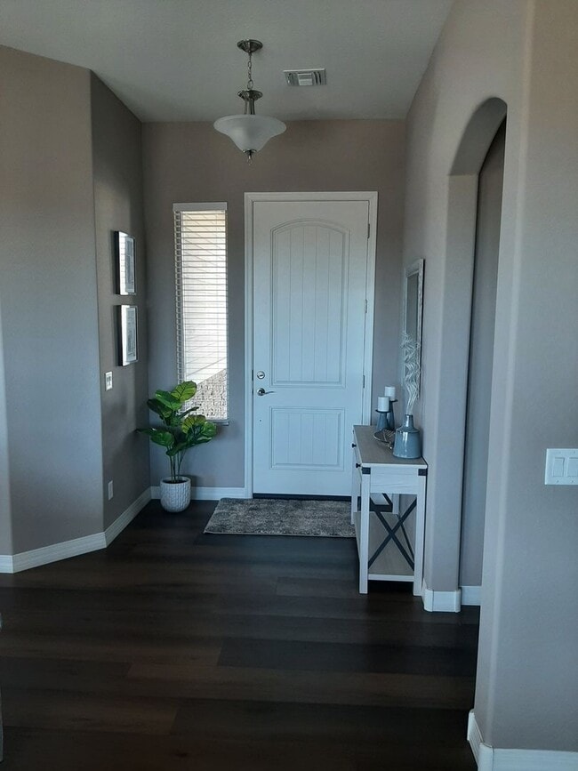 6367 E Walden Wy