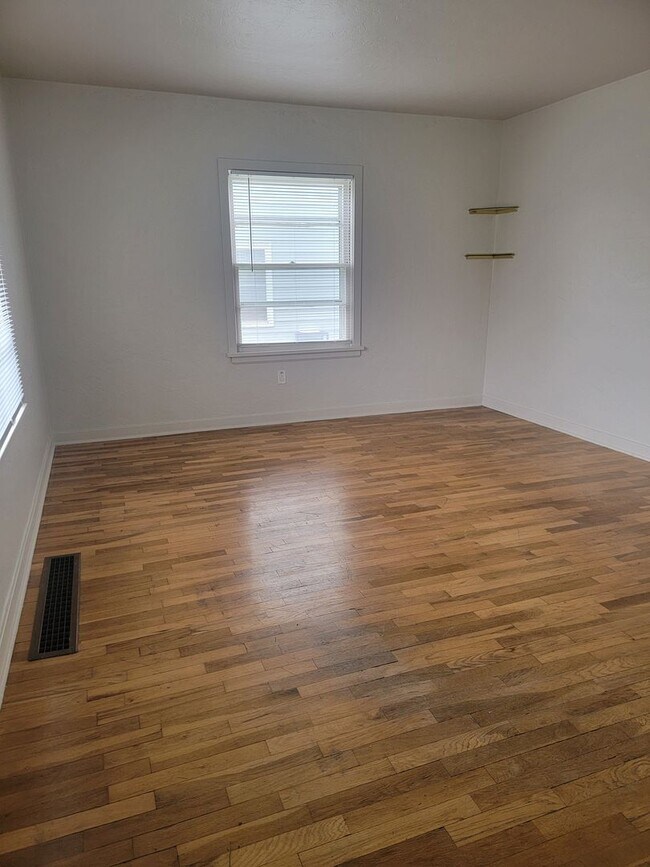 Photo - 2 bed 1 bath single family home