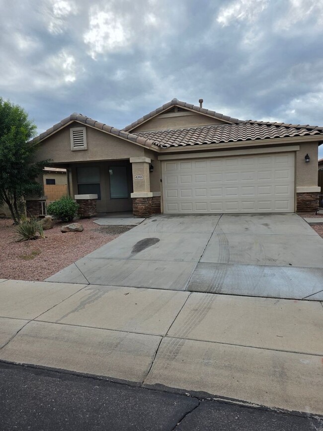 Photo - Single Story Large 4 bedroom- Maricopa