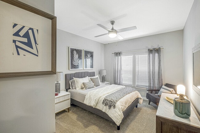 Novo Gateway | Apartments and Townhomes