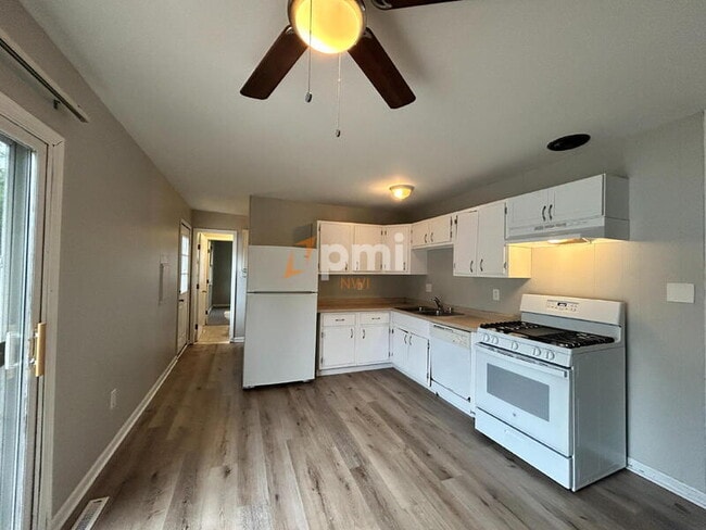 Photo - 7724 Mount St