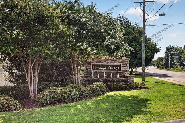 115 Roundtree Dr