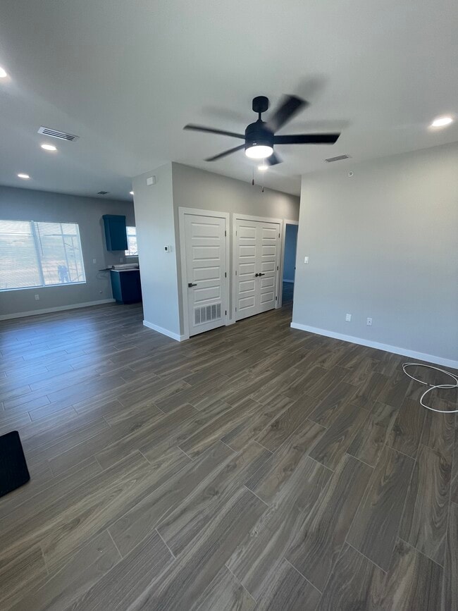 Photo - Kona Apartments