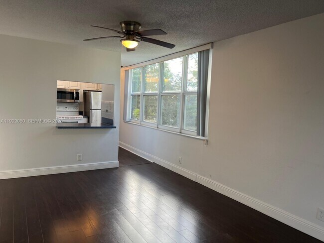 Photo - 9441 Evergreen Pl Unit 301