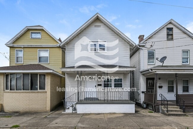 Building Photo - 1611 4th Ave