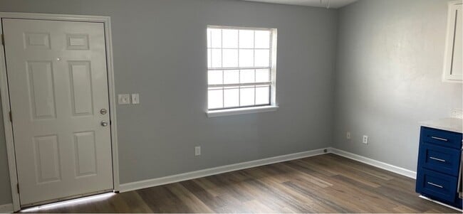 Photo - 1229 Continental Ct