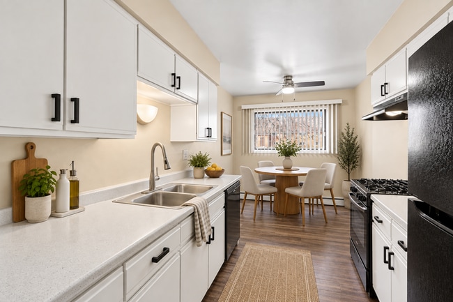 Country Chalet Apartments
