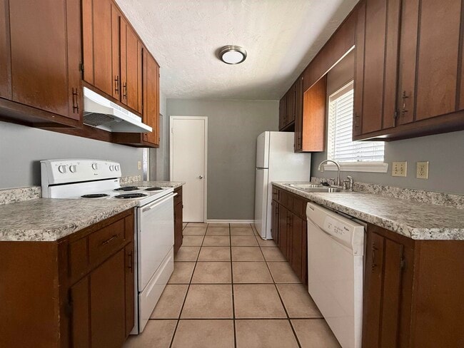 Photo - 1412 Ramble Brook